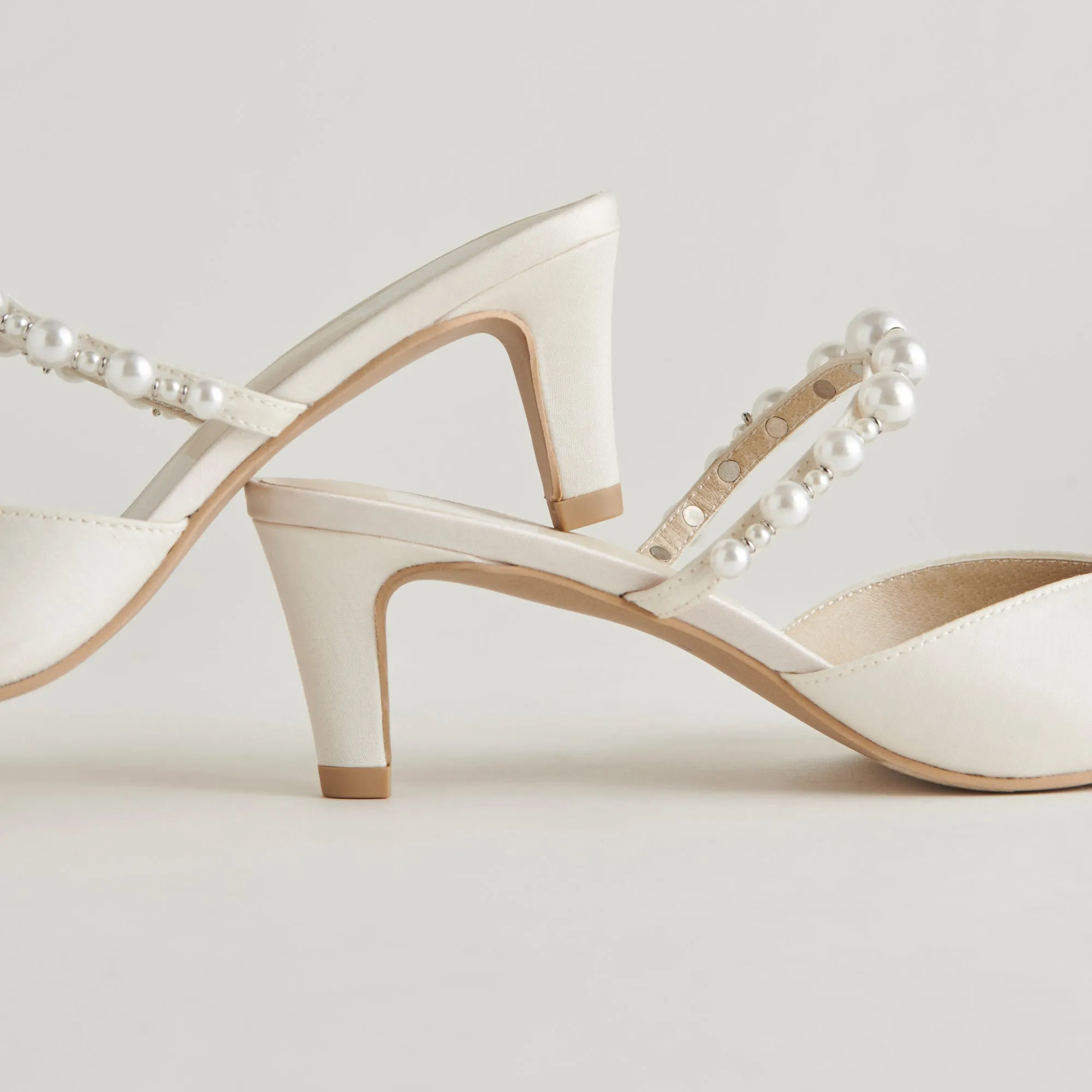 KANIKA PEARL MID HEELS VANILLA PEARLS